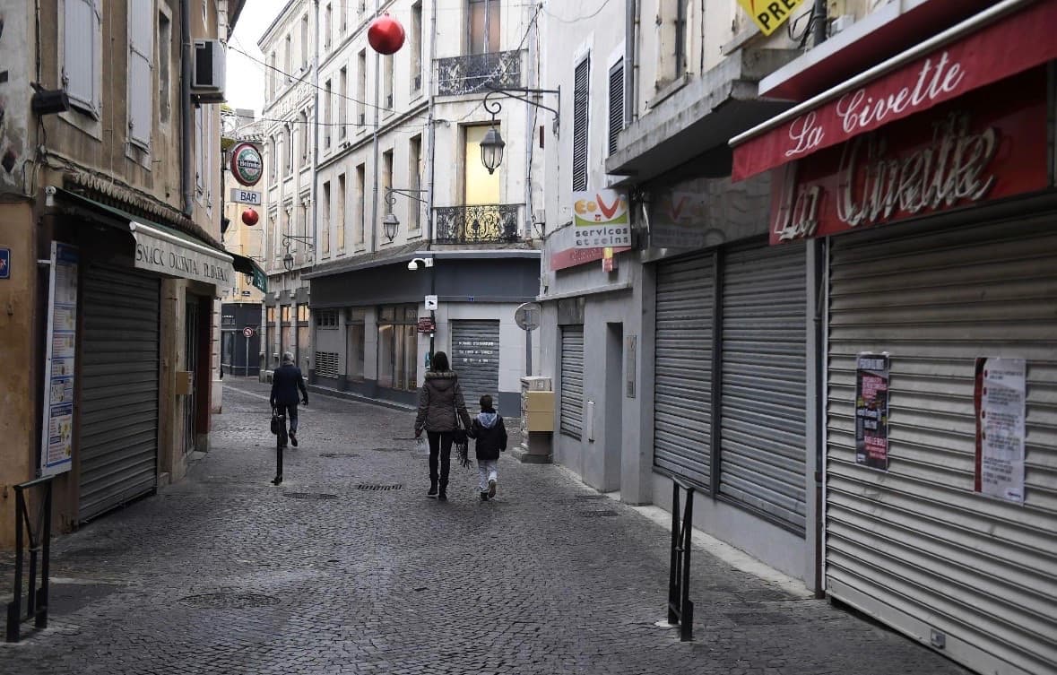 France : les commerçants, grands perdants des manifestations, des revendications des étudiants et des Gilets jaunes